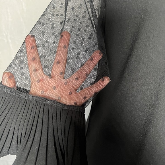 Neb & Girl Dress Womens Medium Shift Black Mesh Bell Sleeves Classic Sheer Panel - Picture 6 of 10